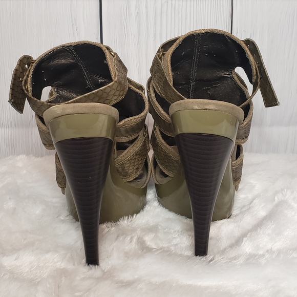 💚Baby Phat💚 Army Green Caged Strappy Sandal - Picture 3 of 6